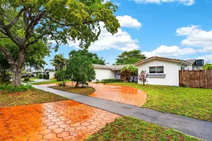 763 S Rainbow Dr, Hollywood, FL 33021 - Photo 3