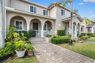 27554 SW 140th Ave, Homestead, FL 33032 - Photo 1