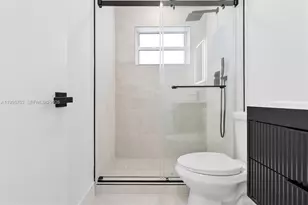 2704 Cleveland St, Hollywood, FL 33020 - Photo 17