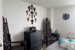 100 Bayview Dr, Sunny Isles Beach, FL 33160 - Photo 23