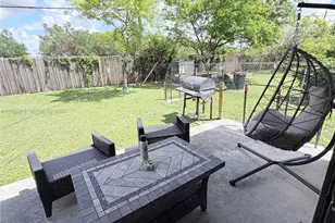 954 NW 14th St, Florida City, FL 33034 - Photo 13