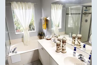 3657 Asperwood Cir, Coconut Creek, FL 33073 - Photo 9