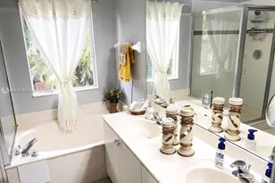 3657 Asperwood Cir, Coconut Creek, FL 33073 - Photo 9