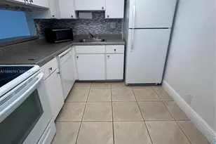 5201 Geneva Way, Doral, FL 33166 - Photo 13