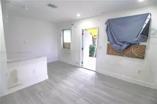 270 NW 35th St, Miami, FL 33127 - Photo 11