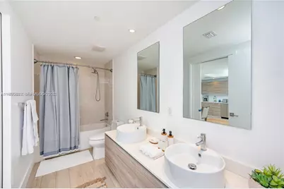 121 NE 34th St #L402, Miami, FL 33137 - Photo 15
