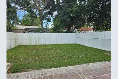 5816 SW 9th St, West Miami, FL 33144 - Photo 11