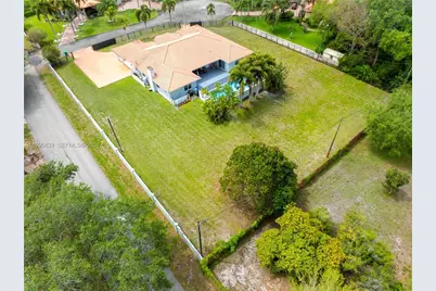 5303 SW 111th Ter, Davie, FL 33328 - Photo 51