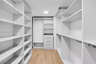 555 NE 34th St, Miami, FL 33137 - Photo 19