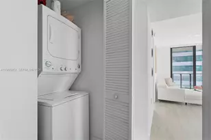 121 NE 34th St, Miami, FL 33137 - Photo 15