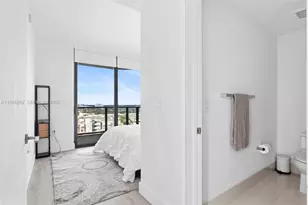 121 NE 34th St, Miami, FL 33137 - Photo 11