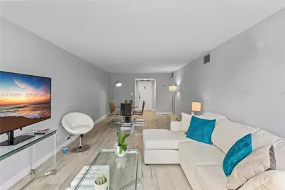 600 Parkview Dr #204, Hallandale Beach, FL 33009 - Photo 5
