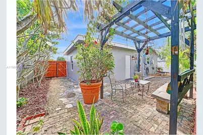 381 NE 42nd St, Oakland Park, FL 33334 - Photo 29