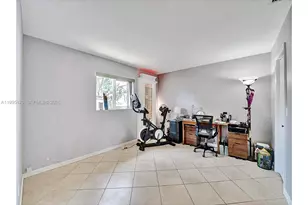 381 NE 42nd St, Oakland Park, FL 33334 - Photo 21