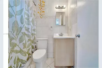 381 NE 42nd St, Oakland Park, FL 33334 - Photo 23