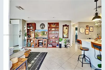 381 NE 42nd St, Oakland Park, FL 33334 - Photo 5
