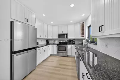 2481 SE 15th St, Pompano Beach, FL 33062 - Photo 13