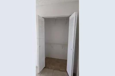 460 Lakeview Dr #4, Weston, FL 33326 - Photo 9