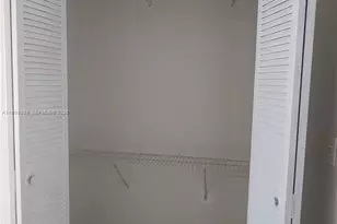 460 Lakeview Dr, Weston, FL 33326 - Photo 9