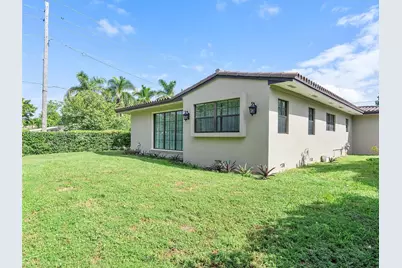 1500 Biarritz Dr, Miami Beach, FL 33141 - Photo 23