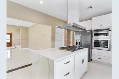 1500 Biarritz Dr, Miami Beach, FL 33141 - Photo 9