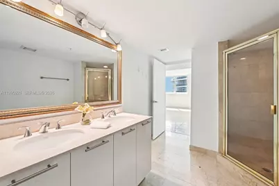 1800 N Bayshore Dr #2811, Miami, FL 33132 - Photo 11