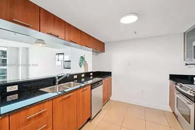 1800 N Bayshore Dr #2811, Miami, FL 33132 - Photo 5