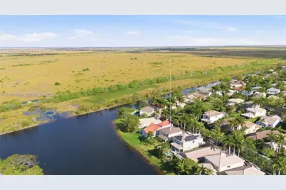 1326 Canary Island Dr, Weston, FL 33327 - Photo 53