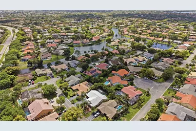 676 NW 107th Ln, Coral Springs, FL 33071 - Photo 41