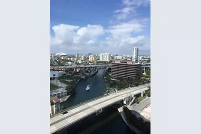 185 SW 7th St #3211, Miami, FL 33130 - Photo 3