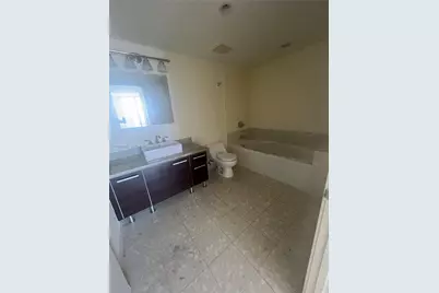 185 SW 7th St #3211, Miami, FL 33130 - Photo 9
