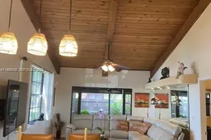 10361 Juniper Ct, Pembroke Pines, FL 33026 - Photo 5