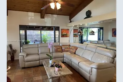 10361 Juniper Ct #10361, Pembroke Pines, FL 33026 - Photo 3