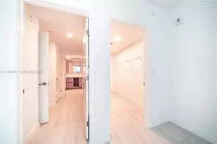 77 SE 5th St, Miami, FL 33131 - Photo 65