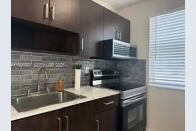 1607 NW 16th Ave #1, Miami, FL 33125 - Photo 3