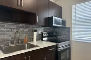 1607 NW 16th Ave, Miami, FL 33125 - Photo 3