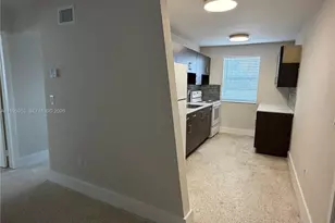 1607 NW 16th Ave, Miami, FL 33125 - Photo 3