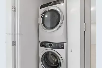 529 SW 11th St #PH303, Miami, FL 33129 - Photo 23