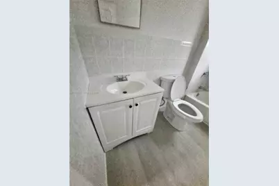 568 SW 3rd St #Left 566, Miami, FL 33130 - Photo 5