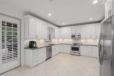3706 Vista Way, Weston, FL 33331 - Photo 9