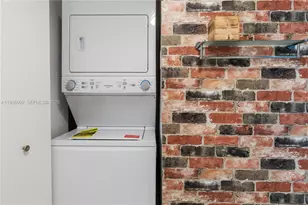 690 SW 1st Ct, Miami, FL 33130 - Photo 13