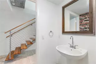 690 SW 1st Ct, Miami, FL 33130 - Photo 5