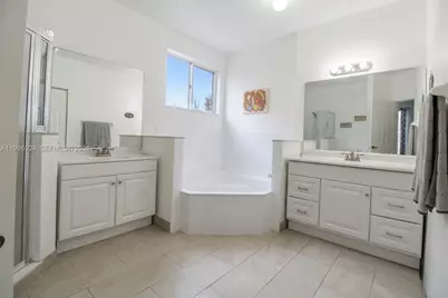 1910 SE 14th Cir, Homestead, FL 33035 - Photo 25