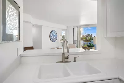 1900 Sunset Harbour Dr #1114, Miami Beach, FL 33139 - Photo 7