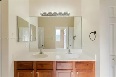 16946 SW 90th Terr Cir, Miami, FL 33196 - Photo 23