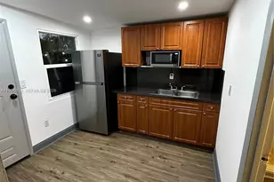 571 SW 71st Pl, Miami, FL 33144 - Photo 5