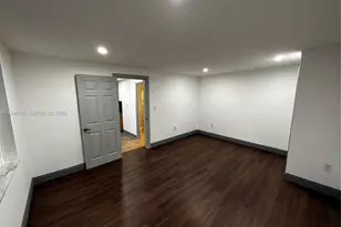 571 SW 71st Pl, Miami, FL 33144 - Photo 9