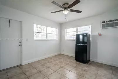 715 NE 6th St #5A, Fort Lauderdale, FL 33304 - Photo 7