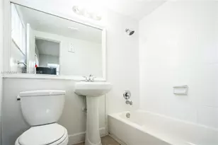 715 NE 6th St, Fort Lauderdale, FL 33304 - Photo 11