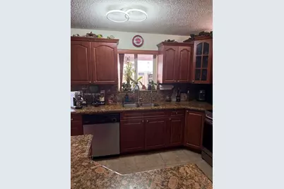 7477 NW 167th St, Hialeah, FL 33015 - Photo 9
